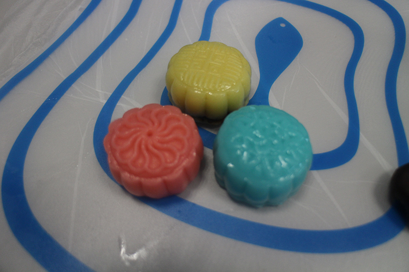 5.现场制作完成的手工月饼1.jpg
