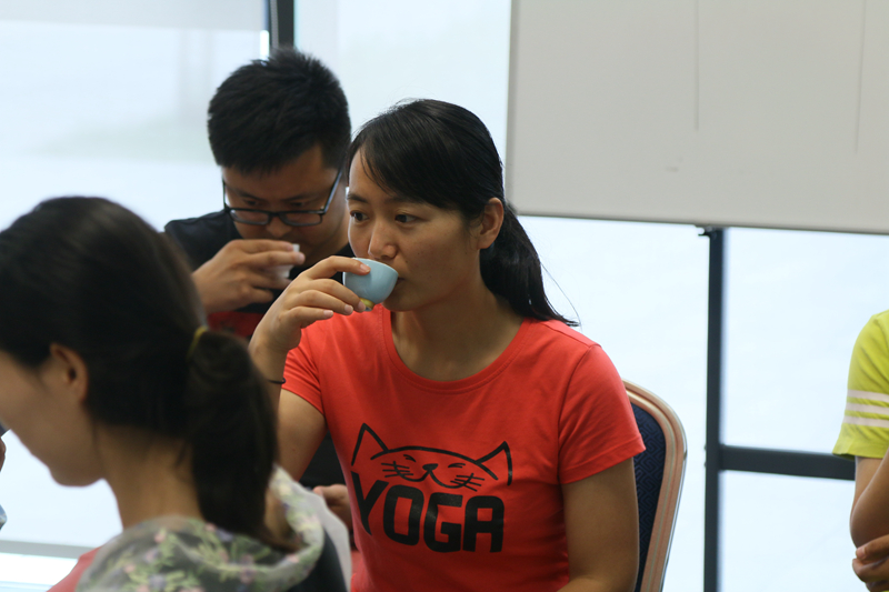 4.大家一起品茶 4.大家一起品茶.jpg